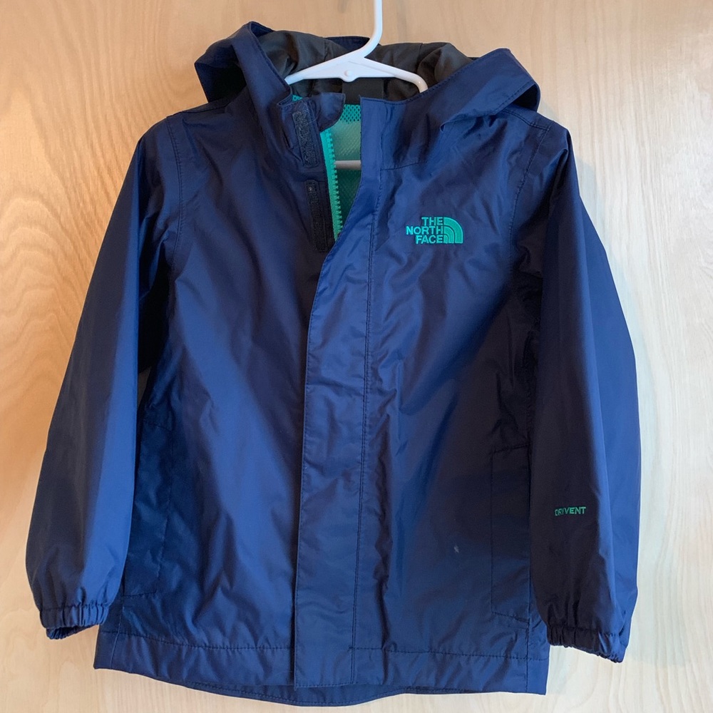 Girl’s The North Face rain jacket, size 3T. EUC!